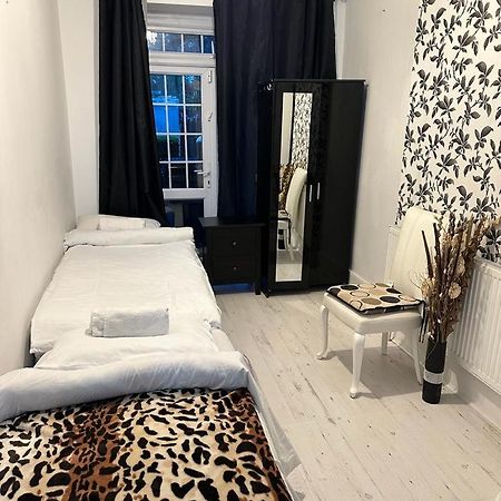 Happy Hours Home Stay London Exterior foto